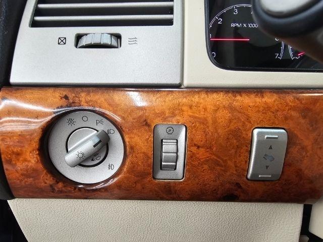 Lincoln Navigator Luxury 4WD 2003