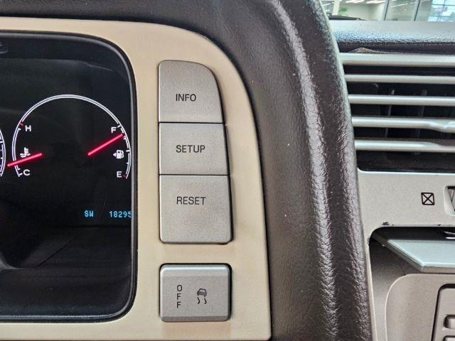 Lincoln Navigator Luxury 4WD 2003