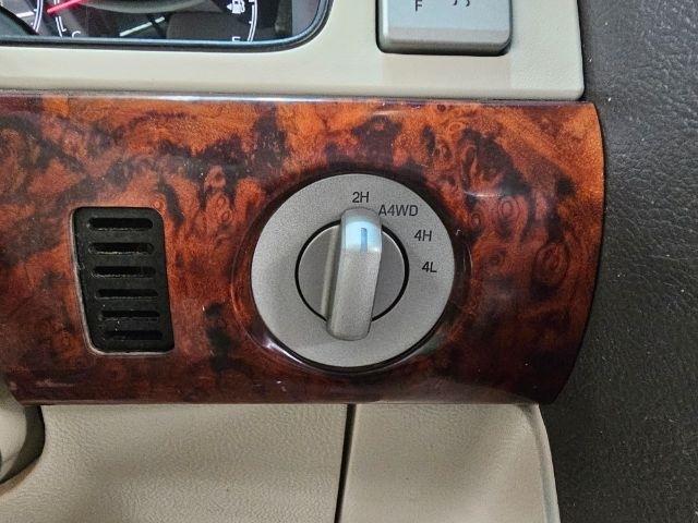 Lincoln Navigator Luxury 4WD 2003