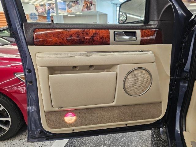 Lincoln Navigator Luxury 4WD 2003