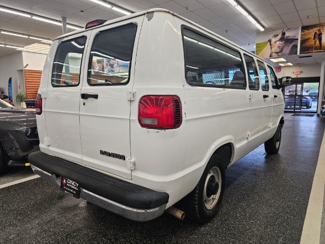 Dodge Ram Wagon 2500 127" WB 2001