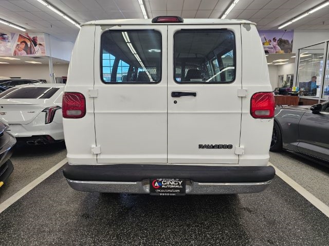 Dodge Ram Wagon 2500 127" WB 2001