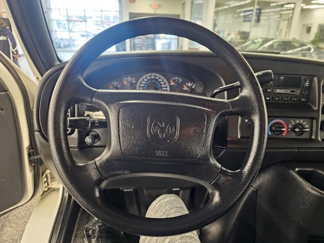 Dodge Ram Wagon 2500 127" WB 2001