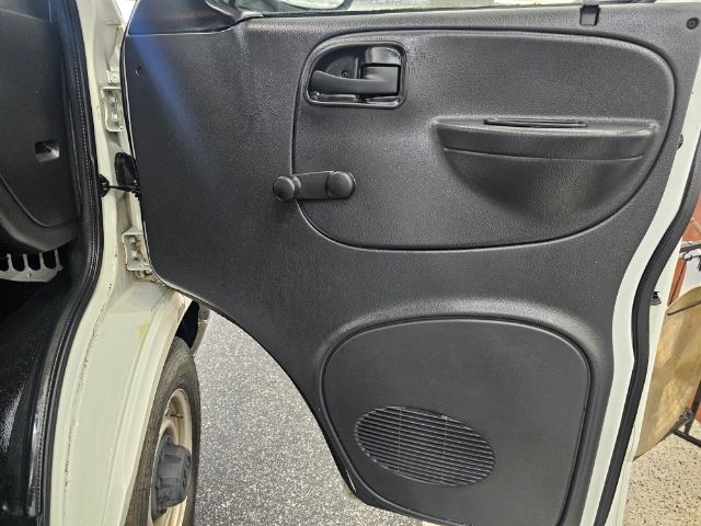 Dodge Ram Wagon 2500 127" WB 2001