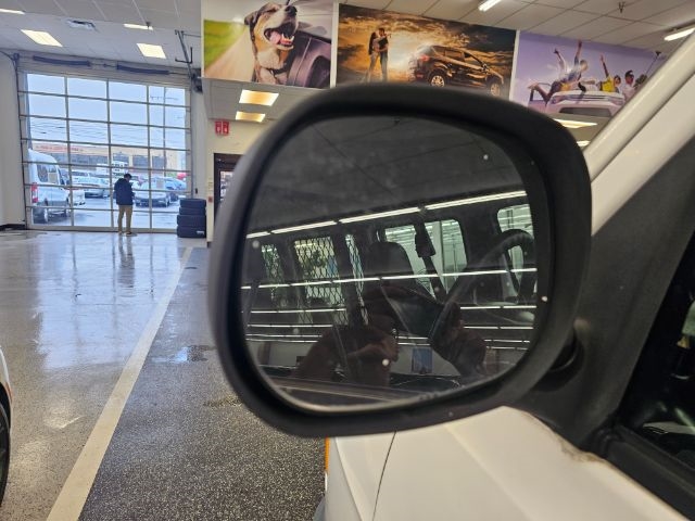 Dodge Ram Wagon 2500 127" WB 2001