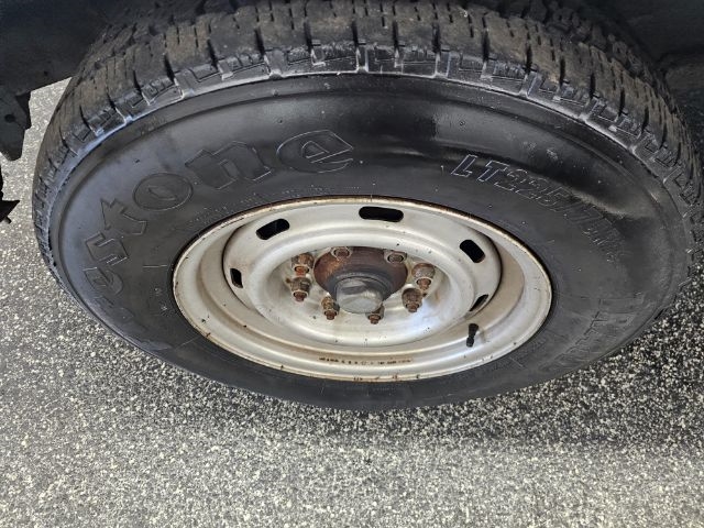 Dodge Ram Wagon 2500 127" WB 2001