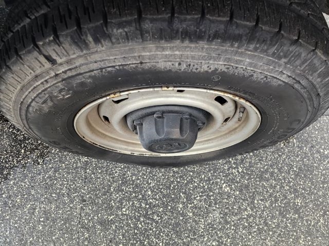 Dodge Ram Wagon 2500 127" WB 2001