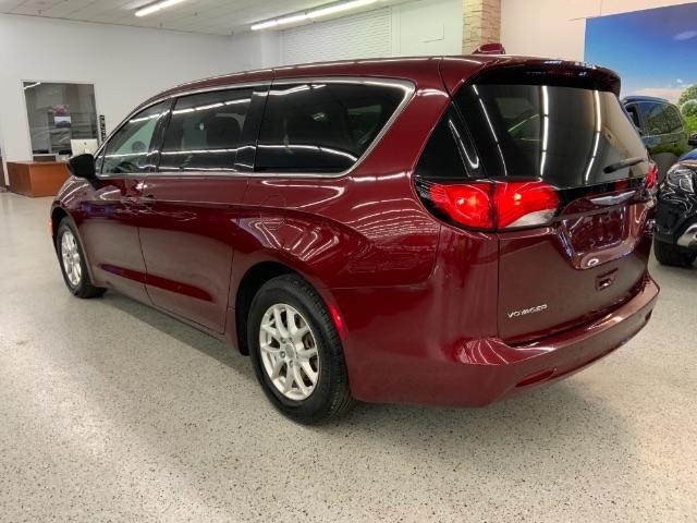 Chrysler Voyager LX FWD 2020