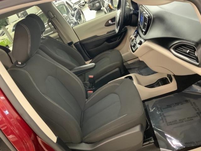 Chrysler Voyager LX FWD 2020