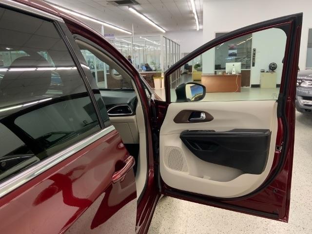 Chrysler Voyager LX FWD 2020