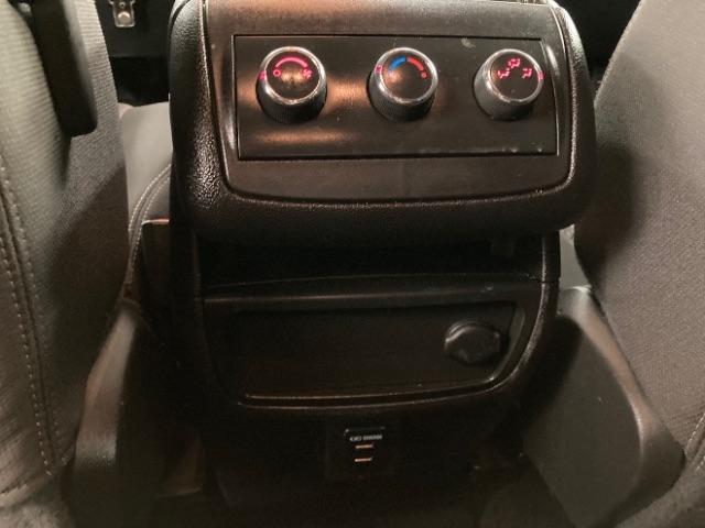 GMC Acadia FWD 4dr SLE w/SLE-1 2015