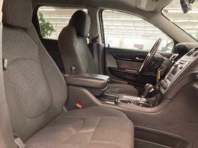 GMC Acadia FWD 4dr SLE w/SLE-1 2015