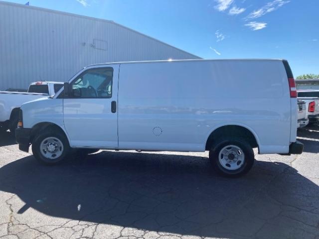 Chevrolet Express Cargo Van RWD 2500 135" 2017