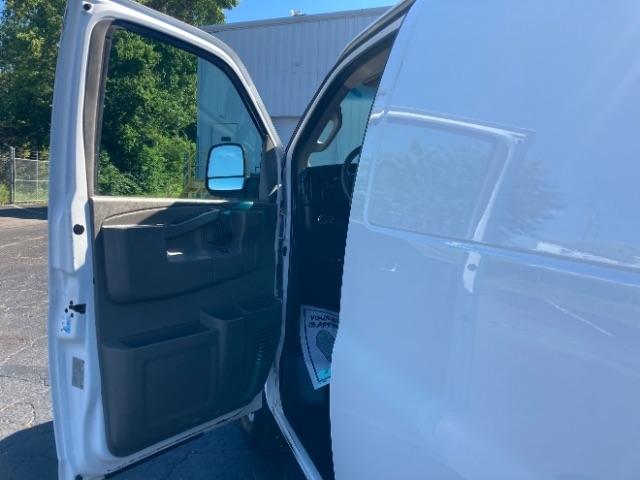 Chevrolet Express Cargo Van RWD 2500 135" 2017