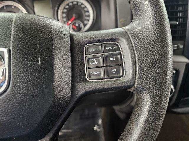 RAM 1500 4WD Crew Cab 140.5" Express 2014