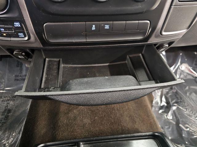 RAM 1500 4WD Crew Cab 140.5" Express 2014