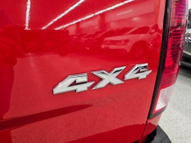 RAM 1500 4WD Crew Cab 140.5" Express 2014