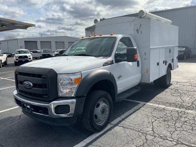 Ford Super Duty F-450 DRW 2WD Reg Cab 141" WB 60" CA XLT 2015