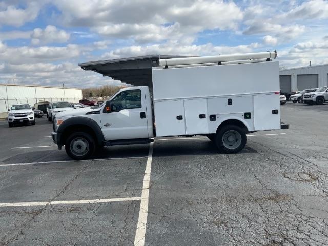 Ford Super Duty F-450 DRW 2WD Reg Cab 141" WB 60" CA XLT 2015