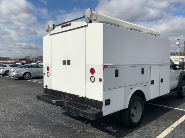 Ford Super Duty F-450 DRW 2WD Reg Cab 141" WB 60" CA XLT 2015