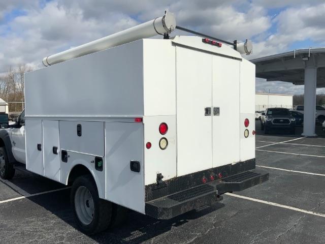 Ford Super Duty F-450 DRW 2WD Reg Cab 141" WB 60" CA XLT 2015