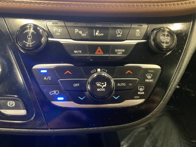 Chrysler Pacifica Limited FWD 2019