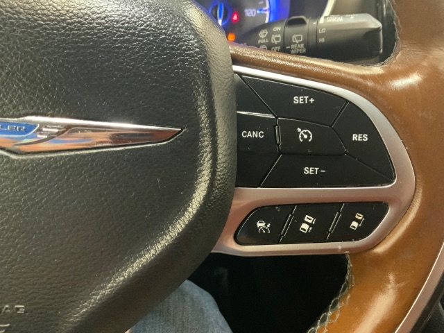 Chrysler Pacifica Limited FWD 2019