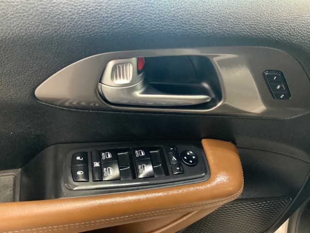 Chrysler Pacifica Limited FWD 2019