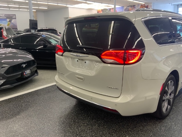 Chrysler Pacifica Limited FWD 2019
