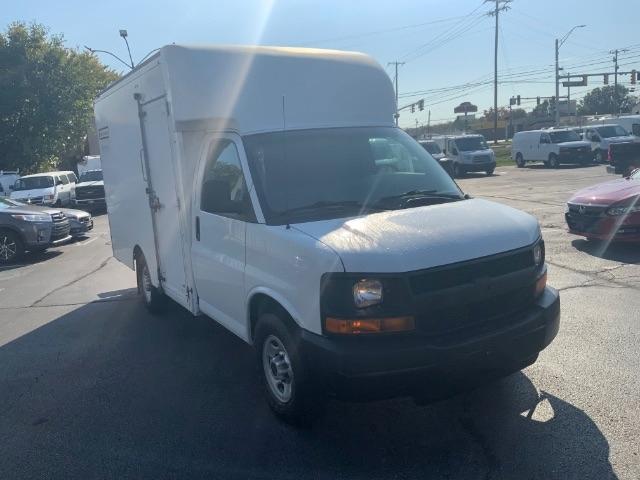 GMC Savana Commercial Cutaway 3500 Van 139" 2013