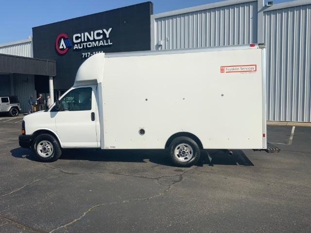 GMC Savana Commercial Cutaway 3500 Van 139" 2013