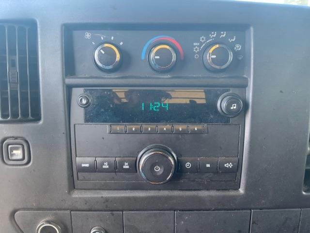 GMC Savana Commercial Cutaway 3500 Van 139" 2013