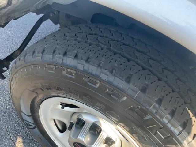 GMC Savana Commercial Cutaway 3500 Van 139" 2013