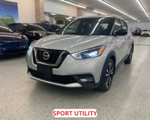 2020 Nissan Kicks SR's photo