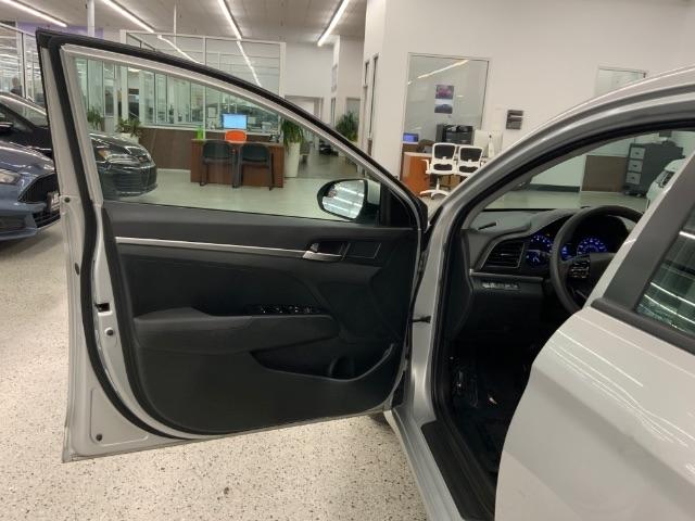 Hyundai Elantra SE IVT 2020