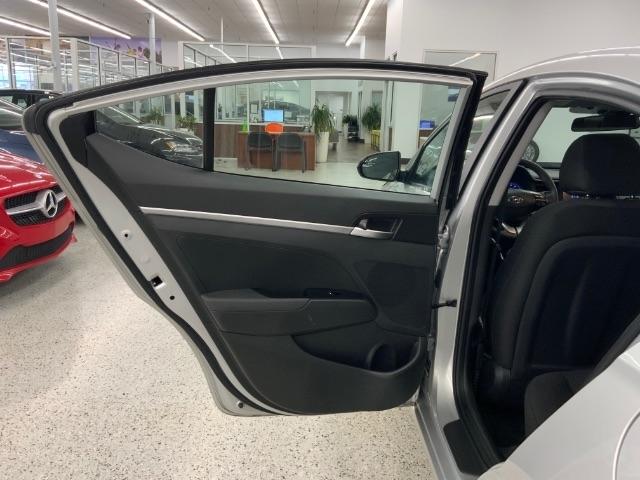 Hyundai Elantra SE IVT 2020