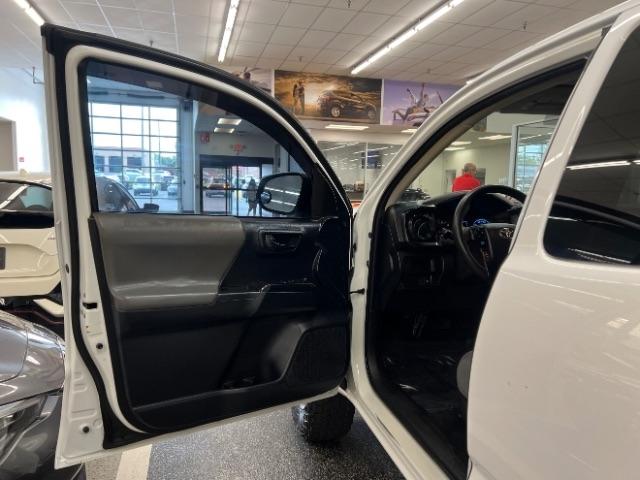 Toyota Tacoma 2WD SR5 Access Cab 6' Bed I4 AT (Natl) 2019