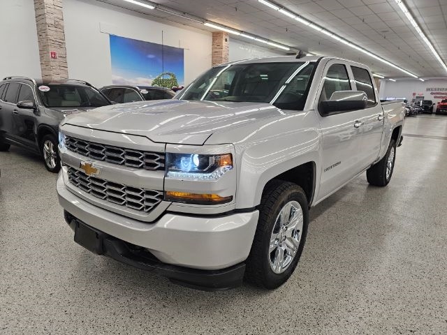 Chevrolet Silverado 1500 4WD Crew Cab 143.5" Custom 2018