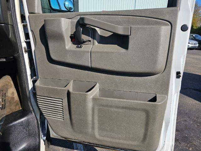 Chevrolet Express Passenger RWD 3500 155" LT 2019