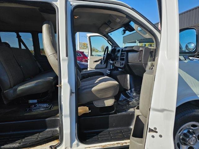 Chevrolet Express Passenger RWD 3500 155" LT 2019