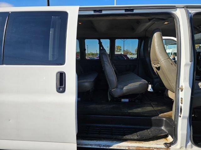 Chevrolet Express Passenger RWD 3500 155" LT 2019