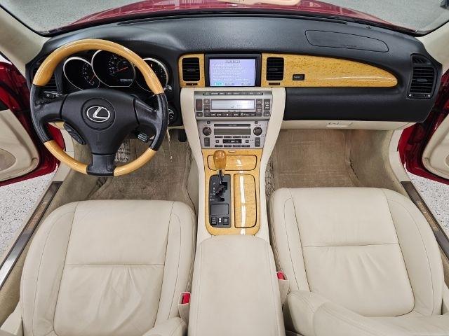 Lexus SC 430 2dr Convertible 2004
