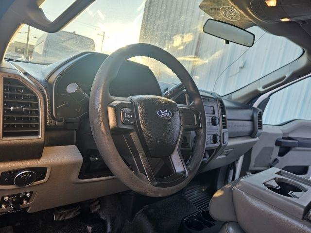 Ford Super Duty F-550 DRW XLT 2WD Reg Cab 145" WB 60" CA 2018