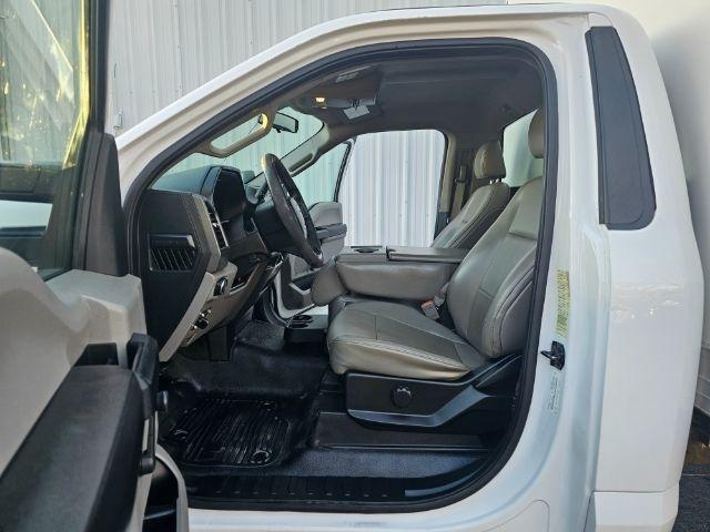 Ford Super Duty F-550 DRW XLT 2WD Reg Cab 145" WB 60" CA 2018