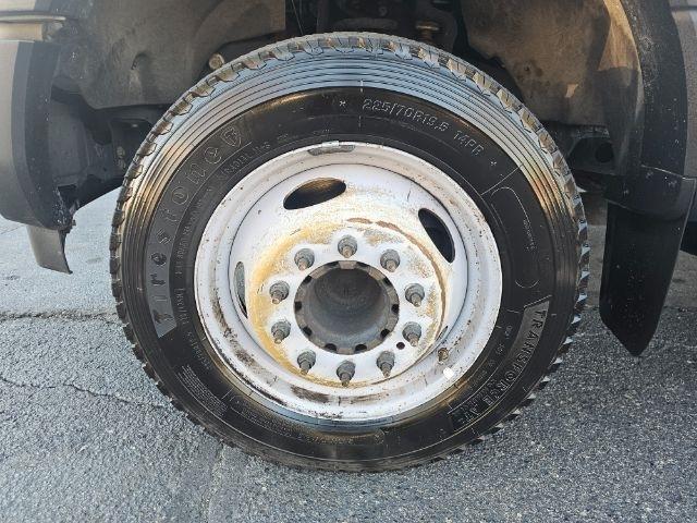 Ford Super Duty F-550 DRW XLT 2WD Reg Cab 145" WB 60" CA 2018