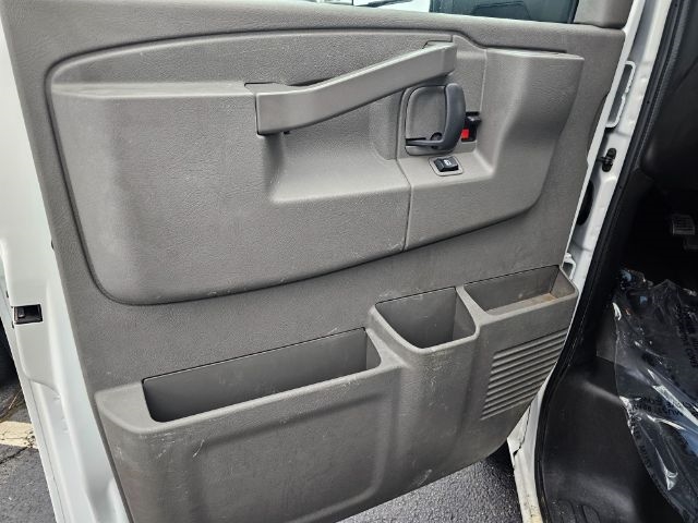 GMC Savana Commercial Cutaway 4500 Van 177" 2022