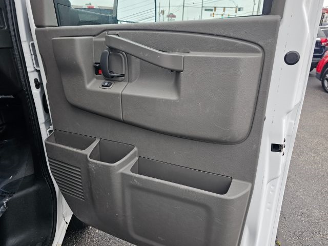 GMC Savana Commercial Cutaway 4500 Van 177" 2022