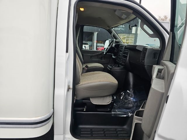 GMC Savana Commercial Cutaway 4500 Van 177" 2022