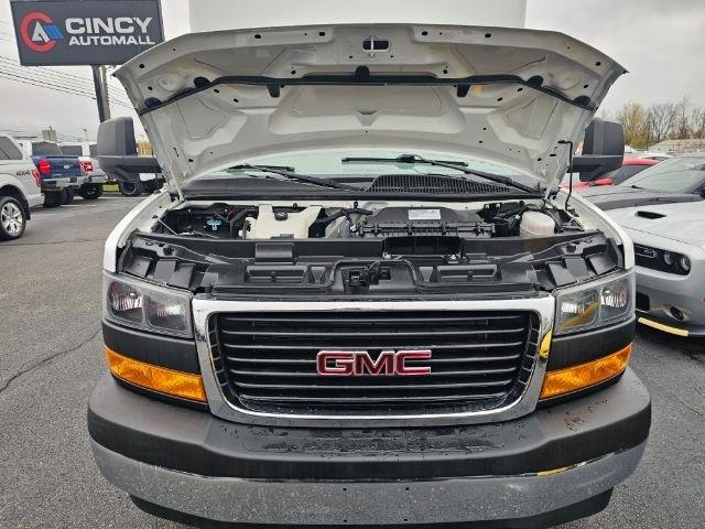 GMC Savana Commercial Cutaway 4500 Van 177" 2022