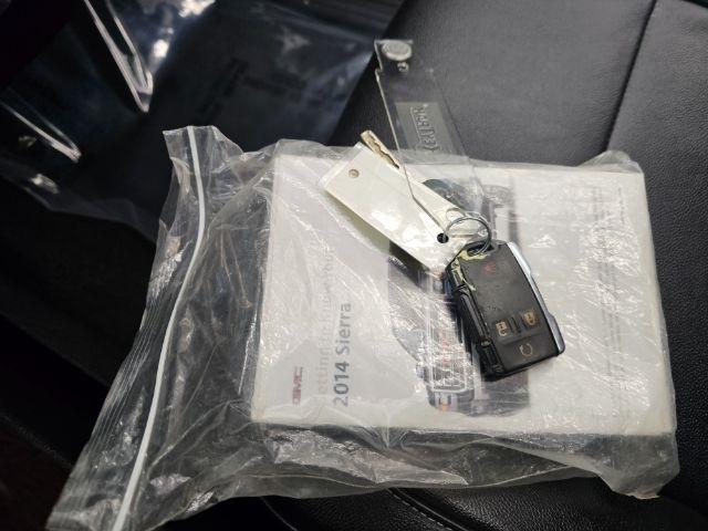 GMC Sierra 1500 4WD Crew Cab 143.5" SLT 2014